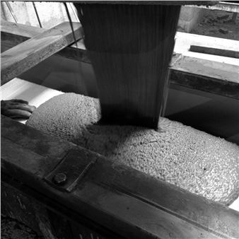 Eugenio Merino: Public Bench - ADN Galería