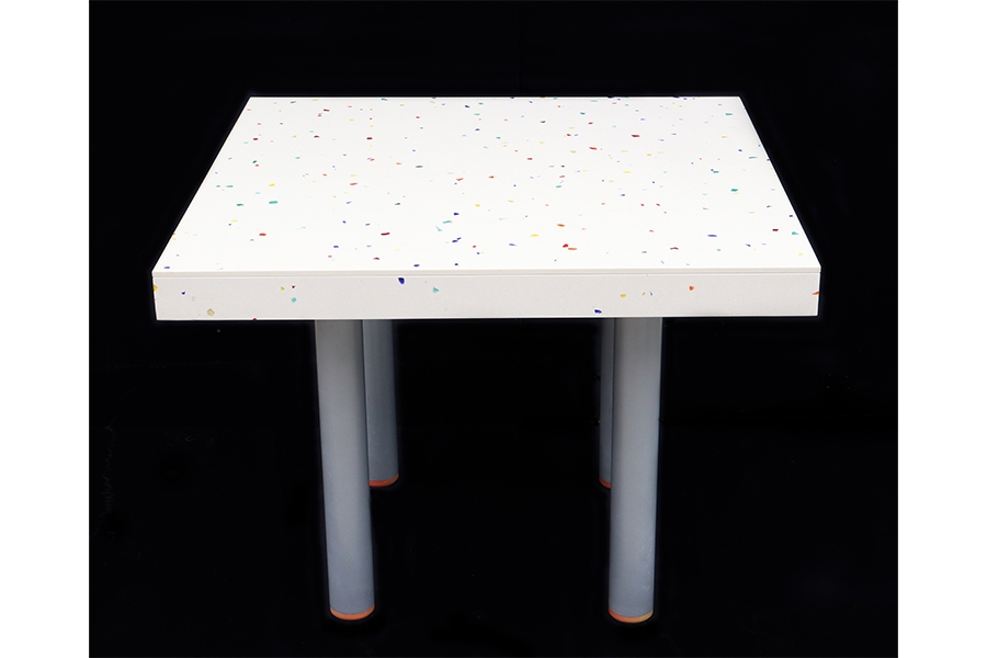 Artwork by Memphis Group‏, Dans le goût de MEMPHIS Milano Table à jeu