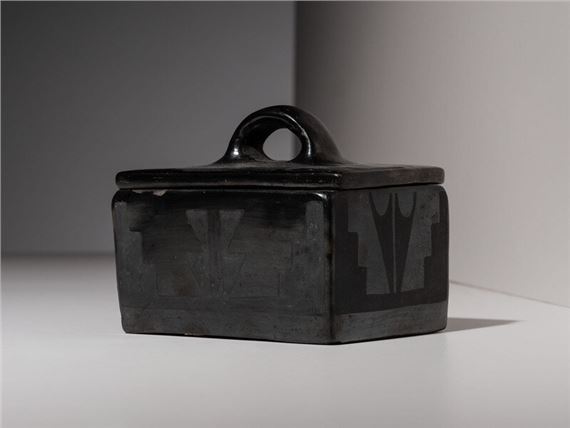 Maria Martinez
(San Ildefonso, 1887-1980)
Lidded Pottery Box1920-1925 by Maria Montoya Martinez, 1920-1925