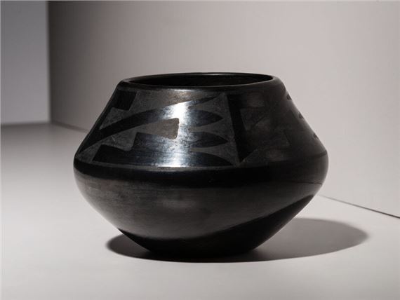 Maria and Julian Martinez
(San Ildefonso, 1887-1980 / 1879-1943)
Blackware Pottery Jar, with Gunmetal Finish1925-1943