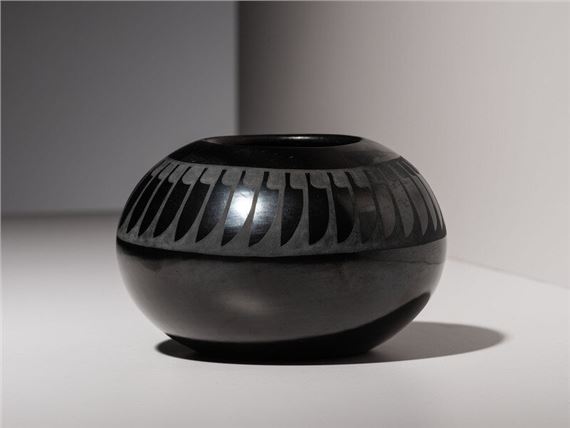 Maria and Santana Martinez
(San Ildefonso, 1887-1980 / 1909-2002)
Blackware Pottery Jar, with Repeating Feathers1943-1956