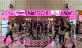 Dalseung Hwang Promotes Sustainable Art Ecosystems with KIAF Seoul