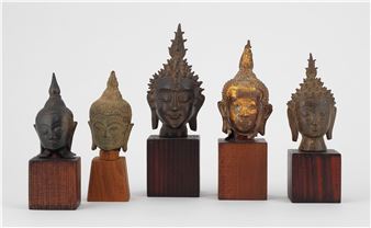 Cinq têtes de bouddhas - Southeast Asian School