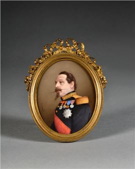 Porcelain oval medallion with a polychrome bust portrait of Emperor Napoleon III. Signed S. Liénard. Second Empire period. 13.5 cm X 11 cm.  frame. Total height: 18.7 cm - Sophie Liénard