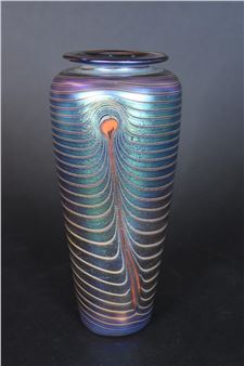 A fine Australian iridescent glass vase by Robert Wynne - Robert Wynne