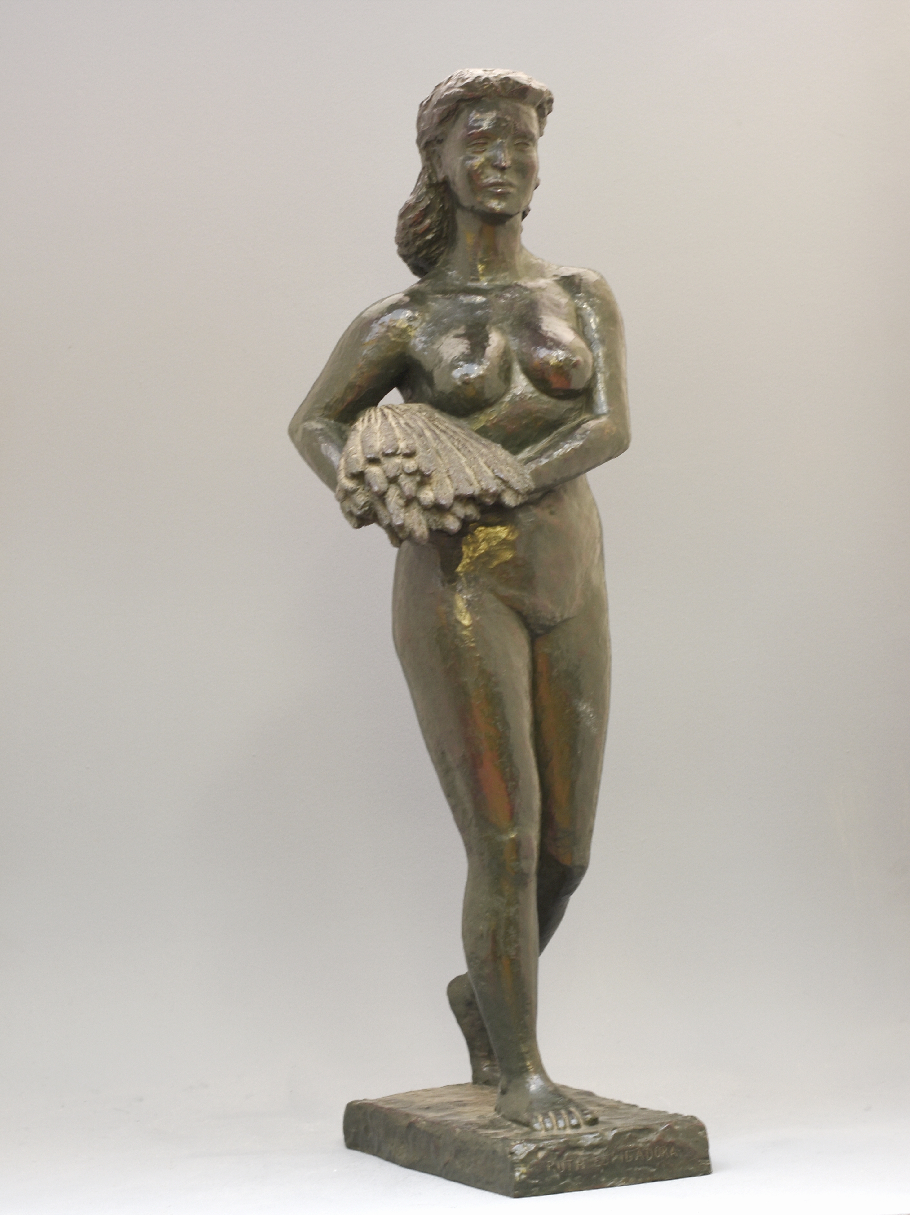 Artwork by Pablo Hennemann, Ruth espigadora, Made of bronze