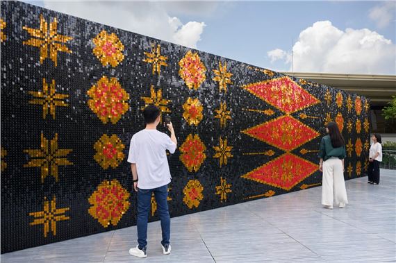 GLISTEN by Lisa Reihana - National Gallery Singapore