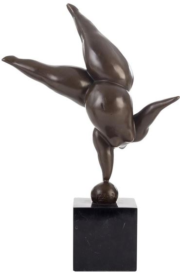 Equilibrio by Miguel Fernando López (Milo)