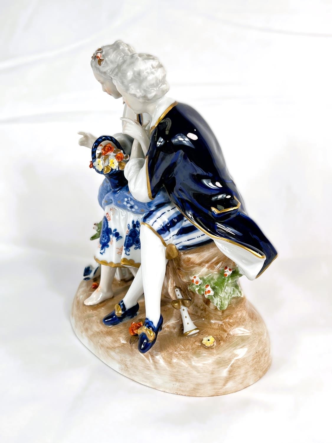 Sitzendorf | A Sitzendorf group | MutualArt