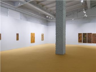 Vika Begalska & Alexander Vilkin: Ochre - pop/off/art