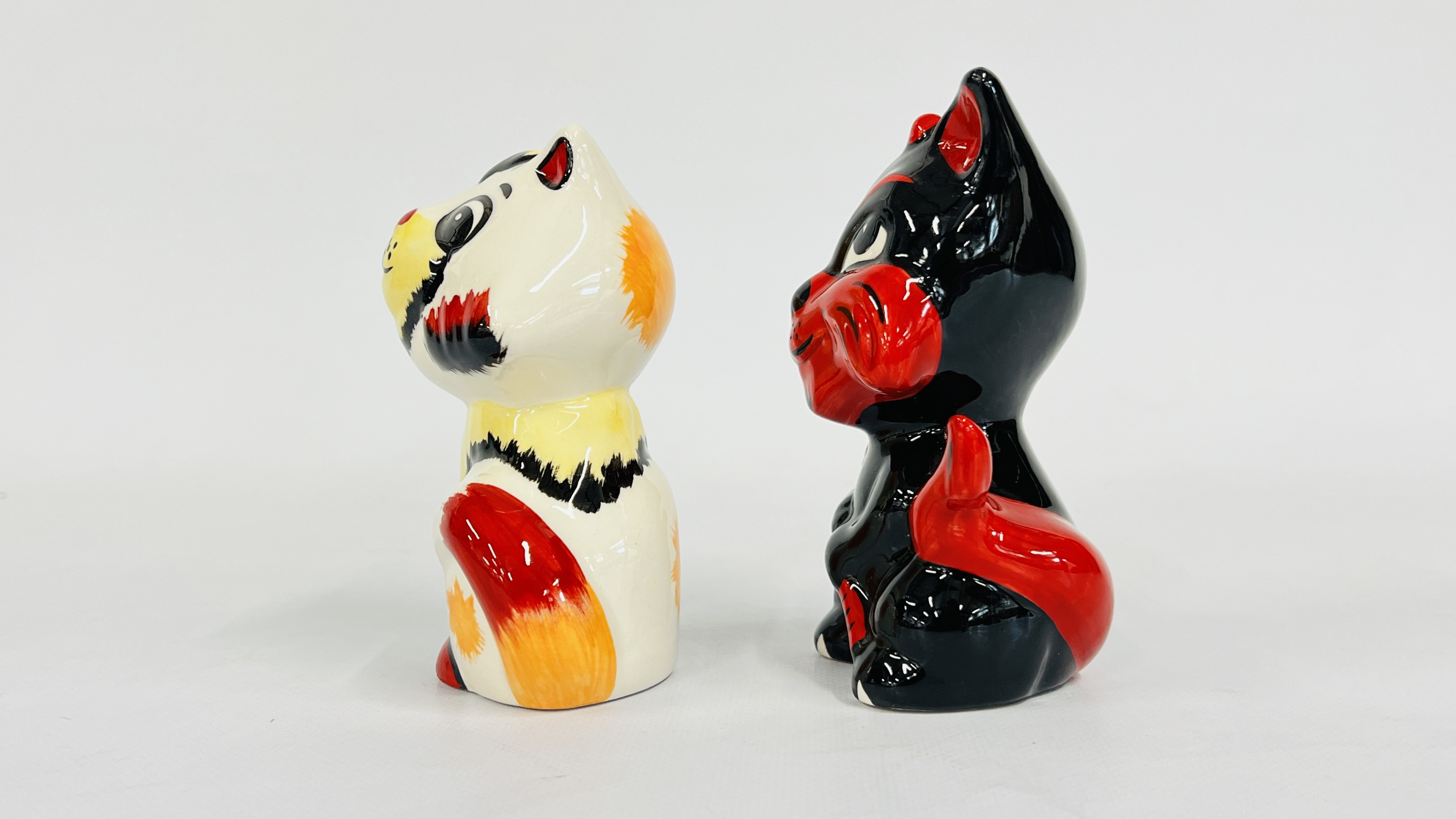 Artwork by Lorna Bailey, TWO LORNA BAILEY CAT ORNAMENTS TO INCLUDE "MEPHISTO" BEARING SIGNATURES H 12 X H 12.5CM
