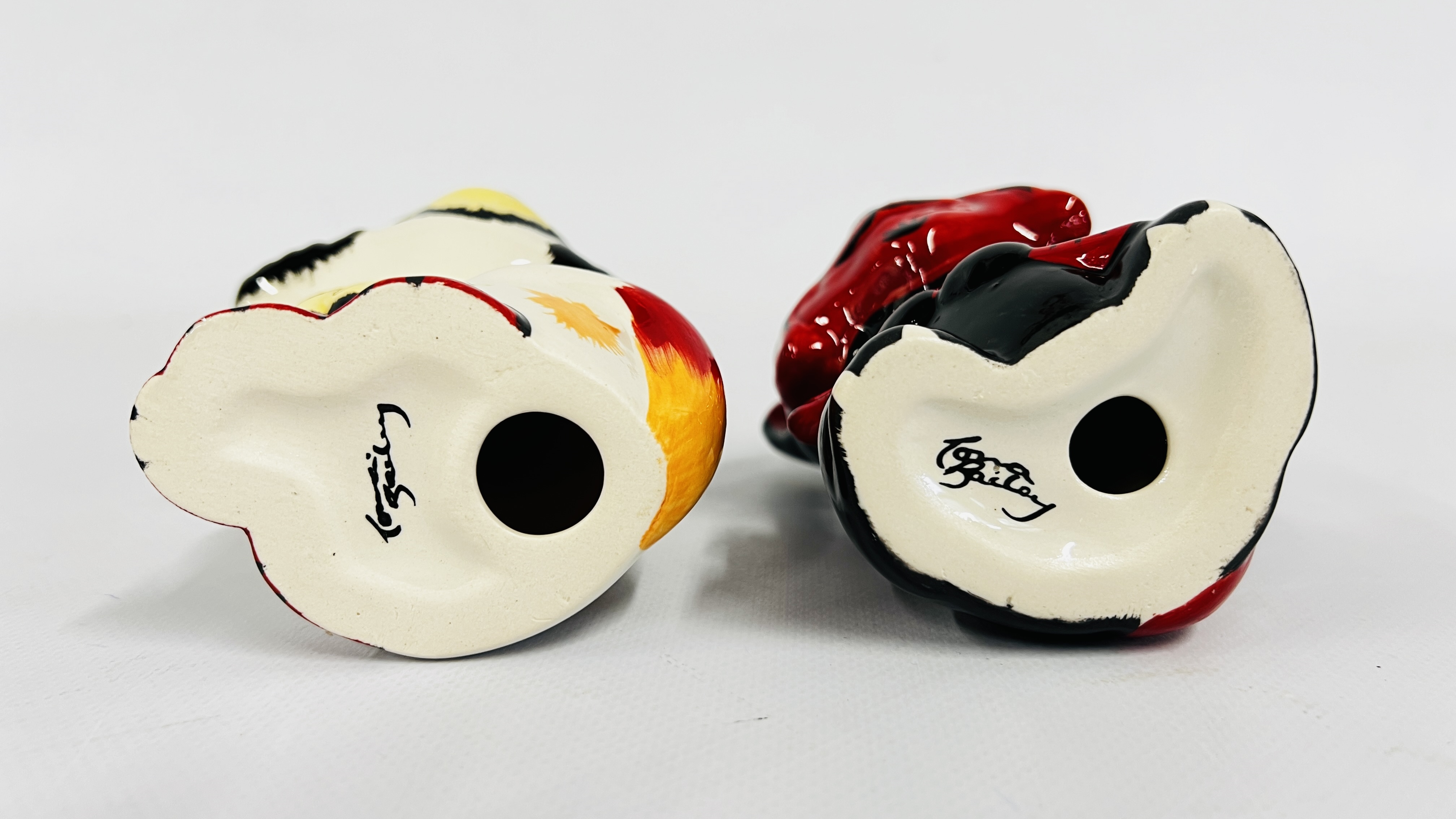 Artwork by Lorna Bailey, TWO LORNA BAILEY CAT ORNAMENTS TO INCLUDE "MEPHISTO" BEARING SIGNATURES H 12 X H 12.5CM