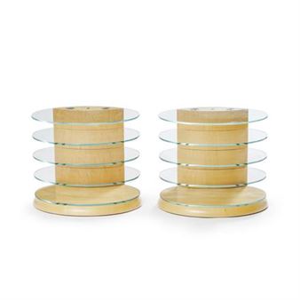 PAIRE DE TABLES DE CHEVETS MENSULA - Léon Krier