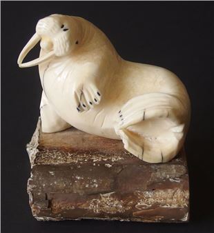 INUIT ALLEN AKEYA CARVED WALRUS FIGURINE - Allen Akeya