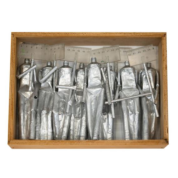 Para Tomar Medidas by René Francisco, 2003