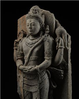 A VOLCANIC STONE RELIEF DEPICTING SHIVA MAHADEVA, CENTRAL JAVA, 9TH CENTURY - Indonesian School, 9th Century