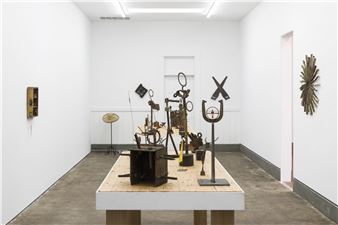 Jimmy Centeno: La Tinta Negra Y Roja Forjando Las Palabras Con Hierro - Rusha & Co.