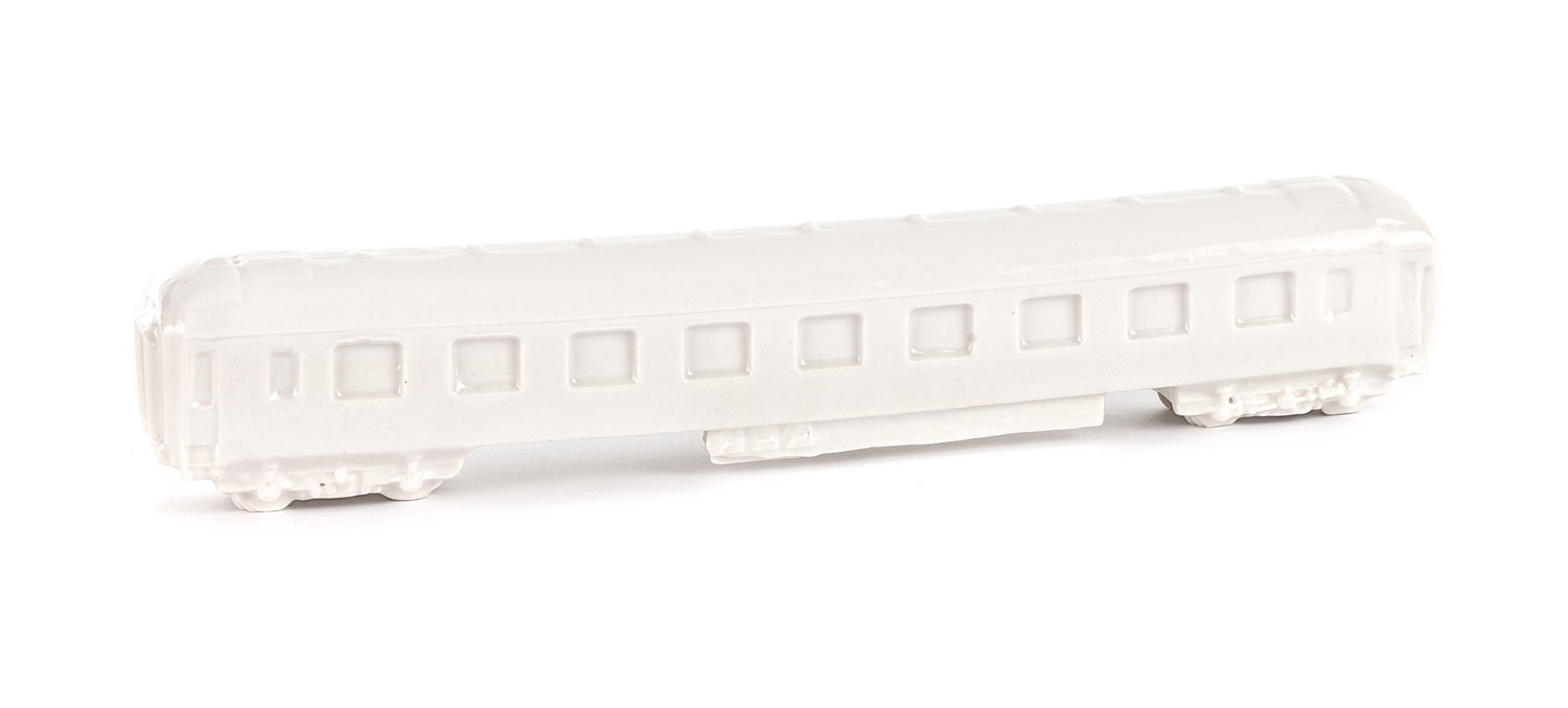 Artwork by Natalia Magalska, HWDPKP, Made of porcelain painted on glaze