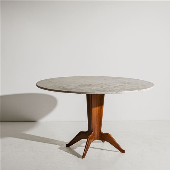 Tavolo. Legno di noce, legno di faggio, marmo Calacatta. Produzione Vittorio Bega e Figli Arredamenti, Bologna anni '50. - M. Bega