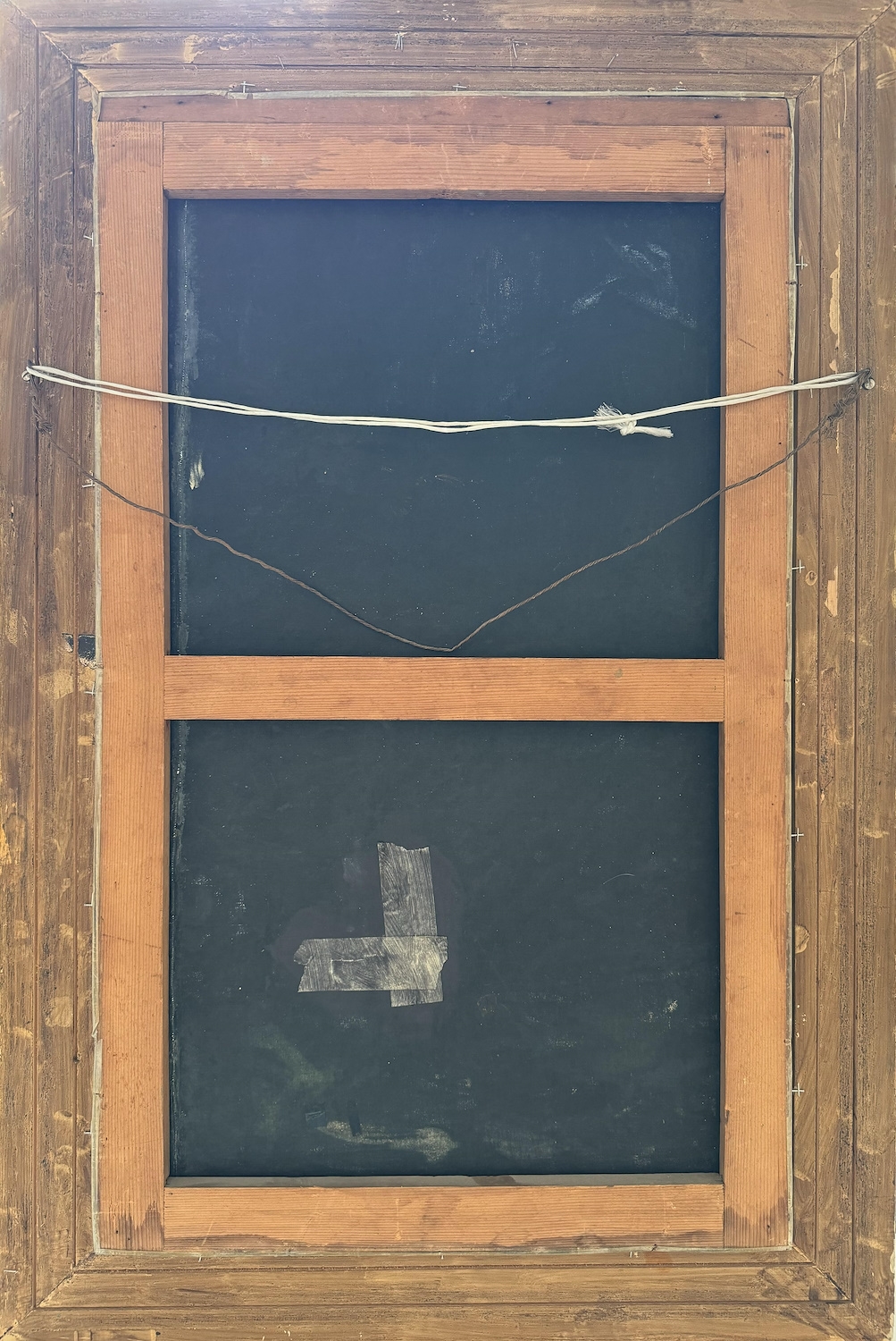 Artwork by Sirri Eldem, Rumeli Hisarı Önünde Kız Çocuğu, İmzalı, Tuval üzerine yağlıboya, 83 x 50 cm, Made of oil on canvas