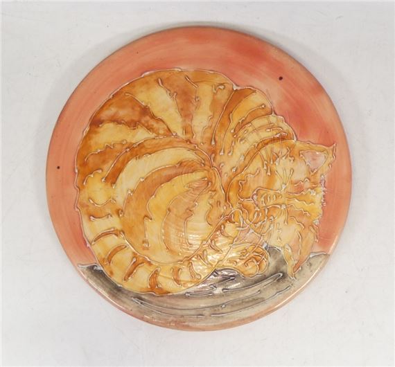 Lise B. Moorcroft Cat Plate 1997. Diameter: 22cm by Lise B. Moorcroft, 1997