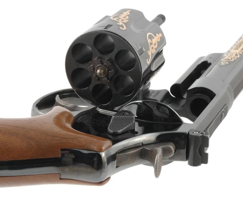H. Smith | SMITH & WESSON Anniversary 29-8 Revolver 44 Mag (2002 ...