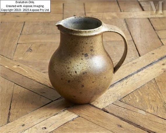 Pichet à anse et bec pincé  pyrité beige. by Robert Deblander