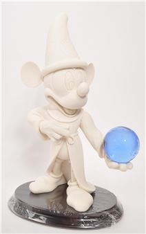 DISNEY - A. GIANNELLI SCULPTURE OF MICKEY HOUSE HOLDING GLOBE - A. Giannelli