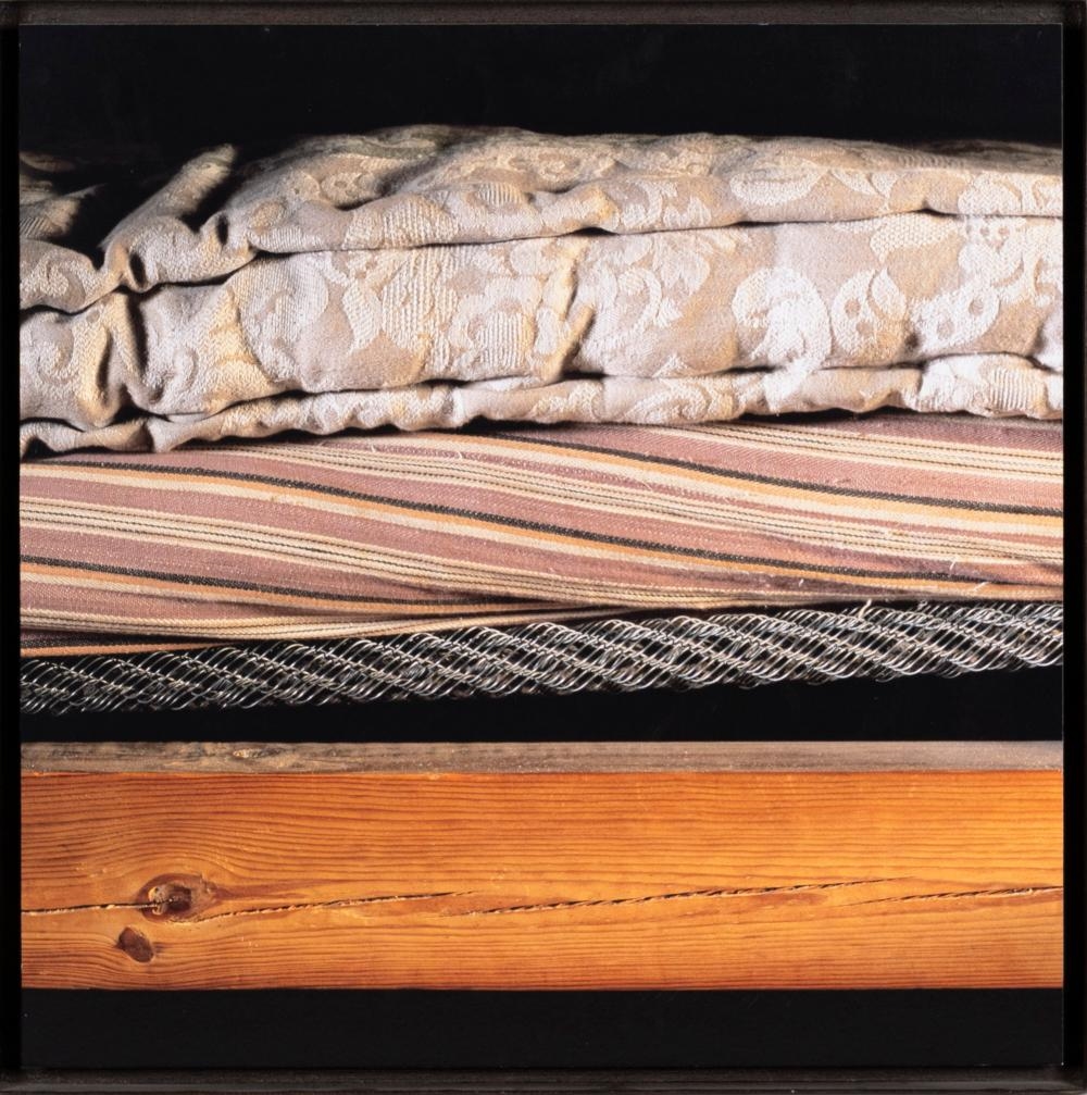 Artwork by Filipe Condado, CONDADO, Filipe, "Casas Vazias 1", Fotografia sobre alumínio, Assinado, Dim. aprox.: 50 x 50 cm., Made of tin