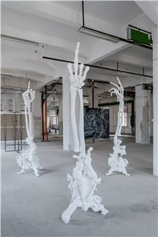 NO SURPRISE at Longtermhandstand Hall