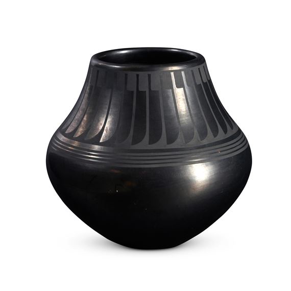 A jar by Maria Montoya Martinez, Popovi Da