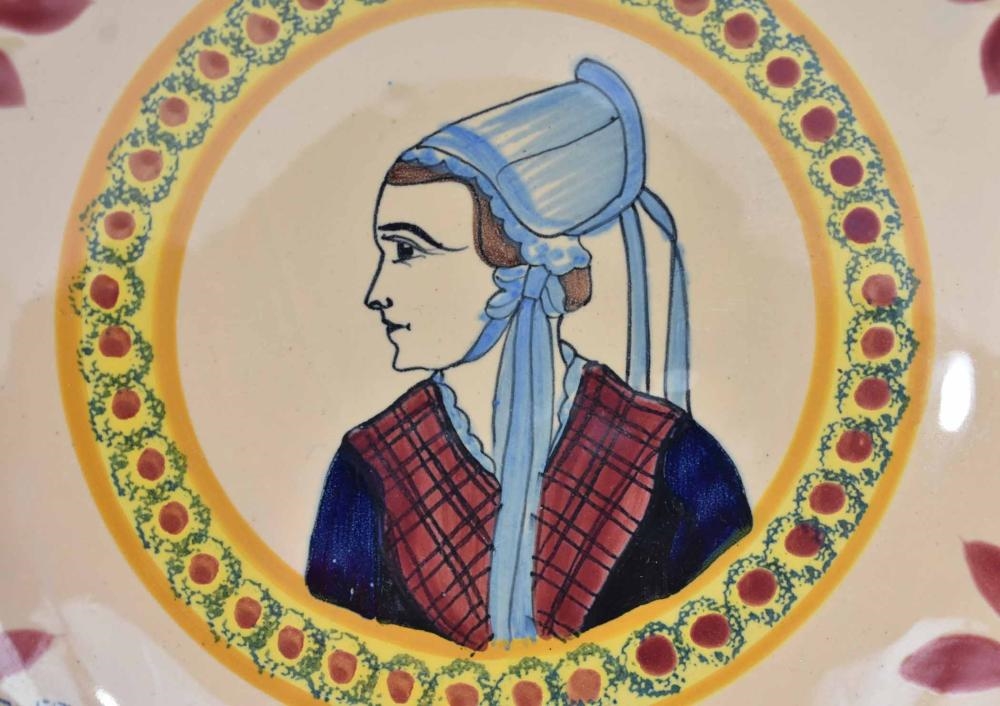 Artwork by Henriot Quimper, HENRIOT QUIMPER FAIENCE BRETONNE BRODERIE BOWL