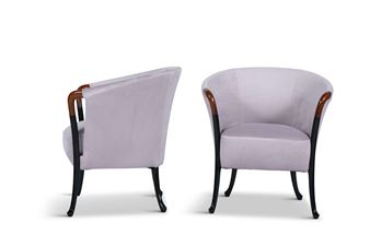 A pair of armchairs by Giorgetti. Italy - Giorgetti