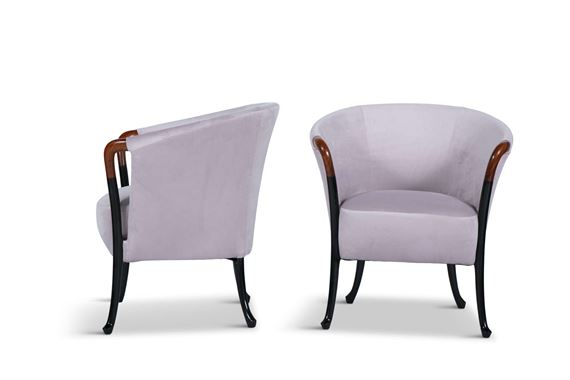A pair of armchairs by Giorgetti. Italy - Giorgetti