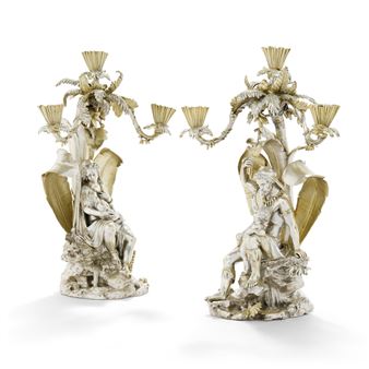 A PAIR OF VICTORIAN PARCEL-GILT SILVER-PLATED THREE-LIGHT CANDELABRA - Pierre-emile Jeannest
