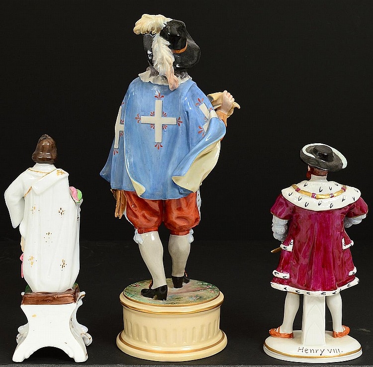 Sitzendorf | GROUP OF THREE PORCELAIN FIGURES | MutualArt