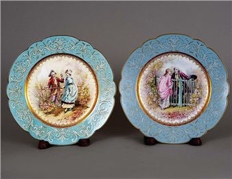 PAIR OF CONTINENTAL PORCELAIN CABINET PLATES - J. Pascault