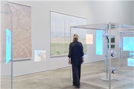 Viral Hallucinations: Orejarena & Stein's Solo Show Debuts at Deichtorhallen