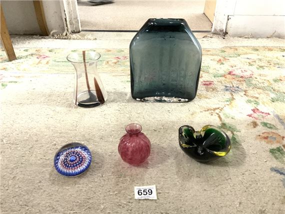 A 1960'S WHITEFRIARS GLASS TEXTURED 'SHOULDER VASE' DESIGNED BY GEOFFREY BAXTER by Geoffrey Baxter, 1953