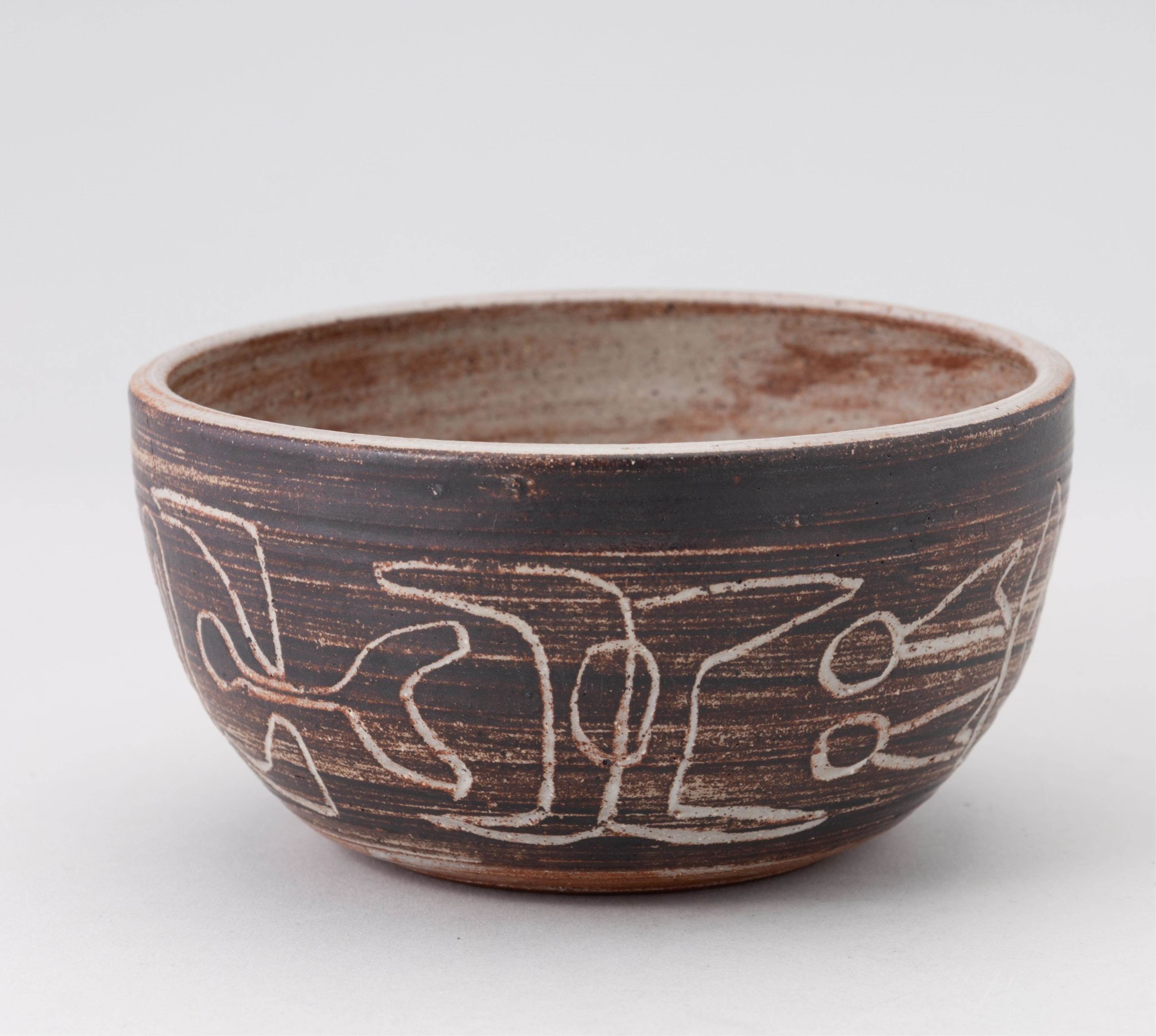 Artwork by Rex Mason, two ceramic sgraffito bowls, together with two orange glazed ceramic bowls, all signed, Made of orange glazed ceramic