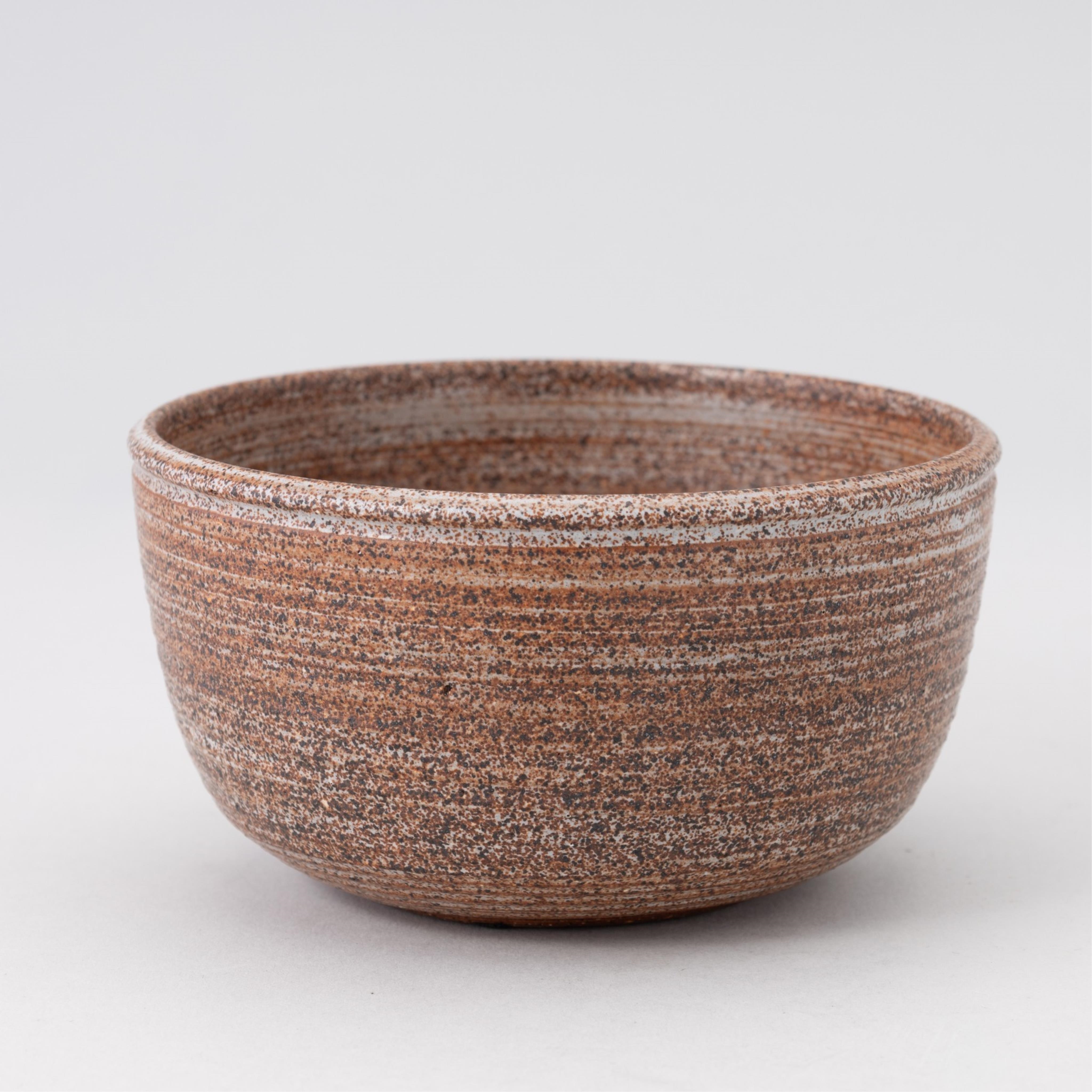 Artwork by Rex Mason, two ceramic sgraffito bowls, together with two orange glazed ceramic bowls, all signed, Made of orange glazed ceramic