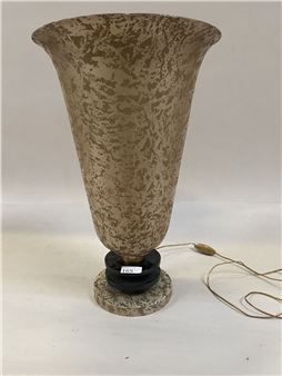 Grand LUMINATOR en métal laqué et argenté, et plaques de verre. Epoque 1940. H. 46 cm. Petits éclats - Luminator