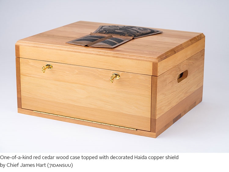 Artwork by James Hart, The Dance Screen (The Scream Too, Made of 10-kilogram 99.99% pure Canadian gold coin with responsibly sourced New Zealand abalone inlays