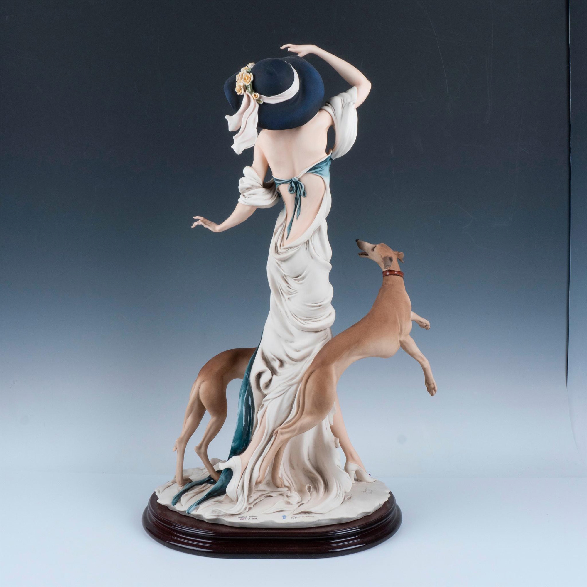 Artwork by Giuseppe Armani, Promenade, Made of porcelain figurine
