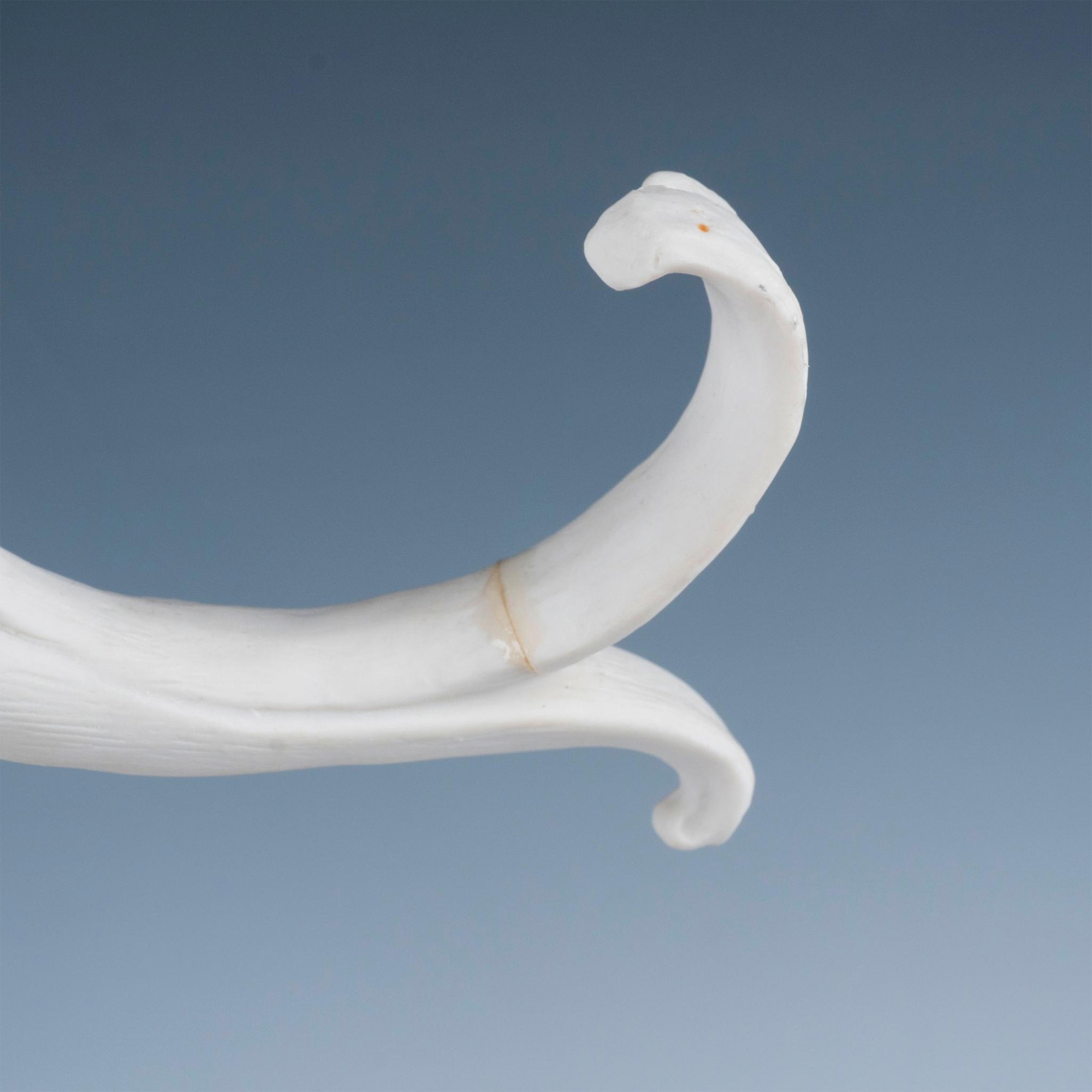 Artwork by Giuseppe Armani, A limited-edition Giuseppe Armani Capodimonte porcelain figurine, Made of porcelain figurine