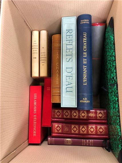 Ensemble de LIVRES, dont : "L'Enfant et le château" ; "Reflets d'eau" ; "La Chasse - Fanny Hill