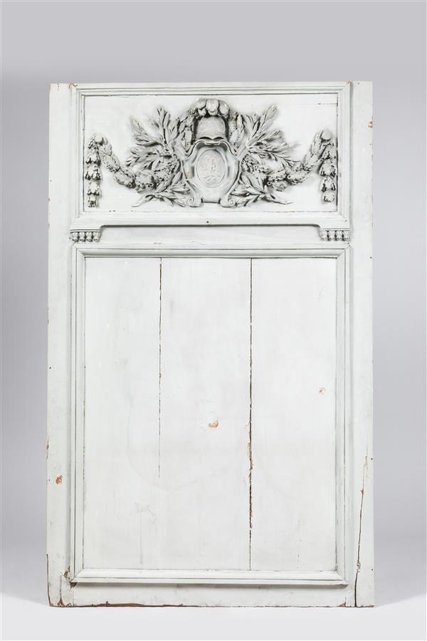 Artwork by Emile Zola, Large ELEMENT de BOISERIE en bois sculpté et relaqué à décor de larges moulures rectangulaires, Made of En bois sculpté