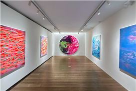 Rebecca Rutstein’s Paintings Tell of Life’s Interconnectedness, on Land, Sea, and Under the Sea