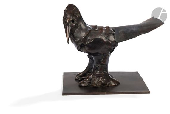 CHEZ COLETTE CREUZEVAULT - LE SALON, 1 Trophée de César (volatile) Bronze proof with brown patina by César Baldaccini