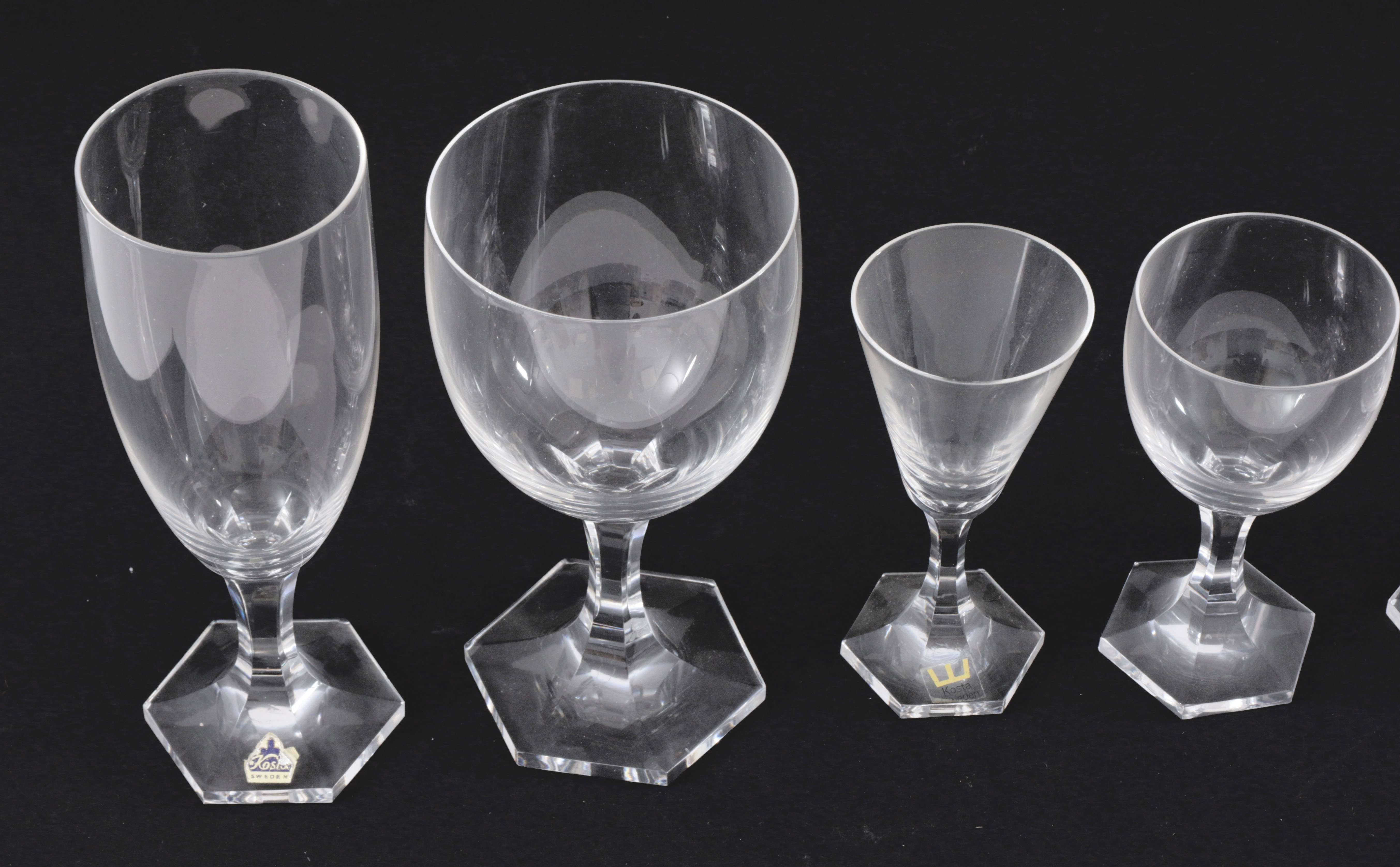 Elis Bergh | 790 Glasservis | MutualArt